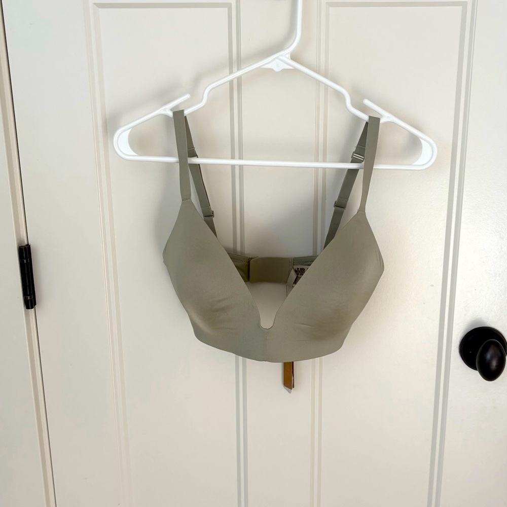 SKIMS Olive Green Sculpting Plunge Bra
